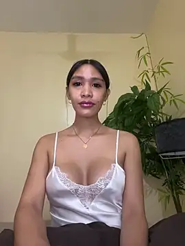 UrIdealGirl Jade online show from 05-24-26, 02:17