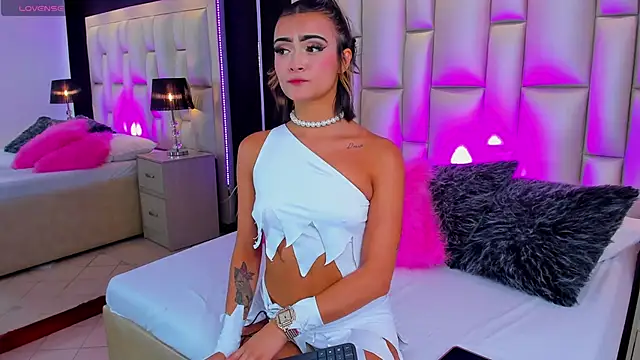 LuisaJonnes  online show from 10-31-25, 03:30