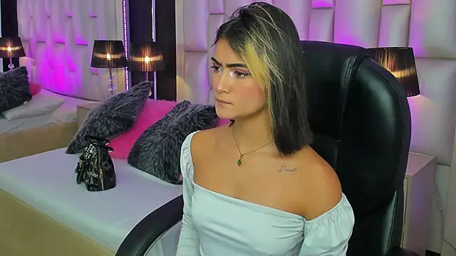 LuisaJonnes  online show from 11-27-25, 03:45