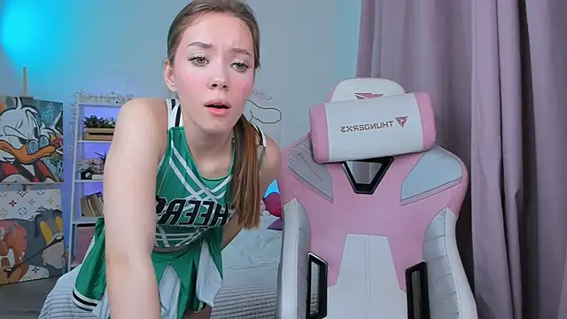 Snapshot of Leri_Dells chatting on 10-25-25, 03:06 Leri Dells online show from 10-25-25, 03:06