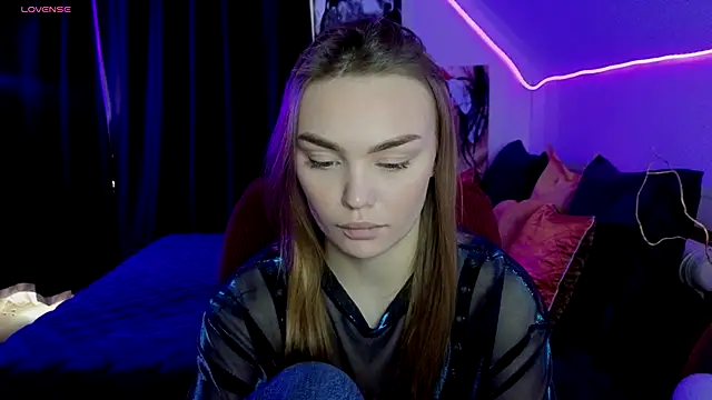 KitsyMoore online show from 10-25-25, 01:23