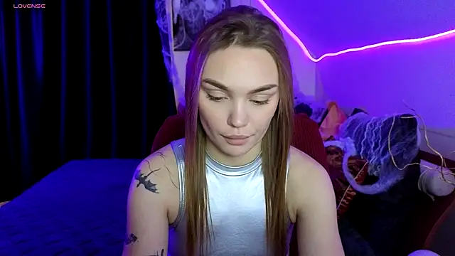 KitsyMoore online show from 10-31-25, 01:08