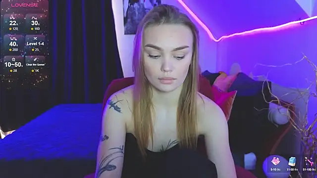 KitsyMoore online show from 10-11-25, 01:12