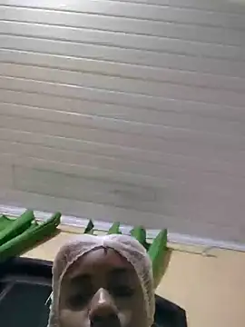 Barbiefox24 online show from 11-21-25, 07:13