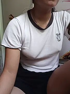 Snapshot of phuongxinhxan chatting on 07-14-26, 01:38 phuongxinhxan online show from 07-14-26, 01:38