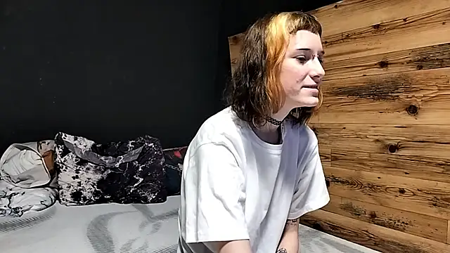 Snapshot of JenaeRadloff chatting on 10-06-25, 04:35 JenaeRadloff online show from 10-06-25, 04:35