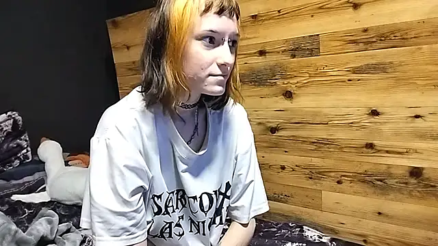 Snapshot of JenaeRadloff chatting on 10-14-25, 08:26 JenaeRadloff online show from 10-14-25, 08:26