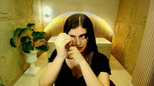 dany r  online show from 12-19-25, 01:02