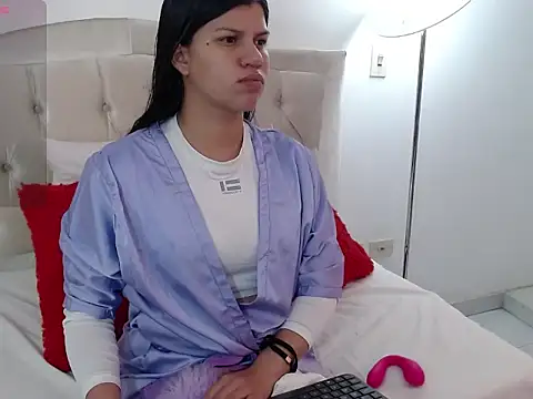 Snapshot of Arianaskyblue chatting on 10-30-25, 07:55 Arianaskyblue online show from 10-30-25, 07:55