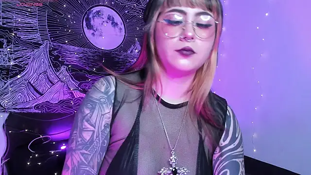 Hallucigenia  online show from 11-28-25, 02:17