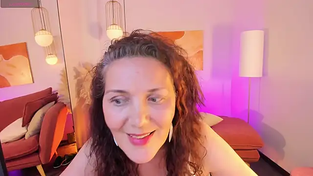 Snapshot of Irene_Marlow chatting on 09-19-25, 03:05 Irene Marlow online show from 09-19-25, 03:05