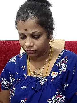 Snapshot of sweetqueen143 chatting on 04-19-26, 02:56 sweetqueen143 online show from 04-19-26, 02:56