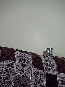 sweetqueen143 online show from 12-05-25, 03:16