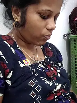 sweetqueen143 online show from 02-12-26, 06:02