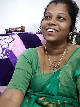 Snapshot of sweetqueen143 chatting on 04-27-26, 06:00 sweetqueen143 online show from 04-27-26, 06:00