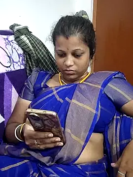 Snapshot of sweetqueen143 chatting on 05-28-26, 07:05 sweetqueen143 online show from 05-28-26, 07:05