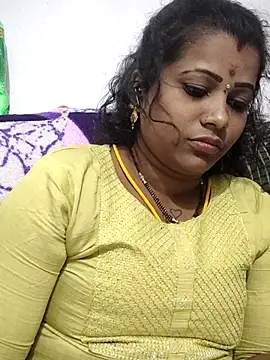 Snapshot of sweetqueen143 chatting on 05-25-26, 09:57 sweetqueen143 online show from 05-25-26, 09:57