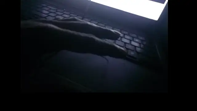 Snapshot of Black_runner chatting on 10-10-25, 03:18 Black runner online show from 10-10-25, 03:18