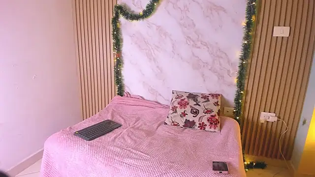 natalia blue online show from 12-21-25, 07:32