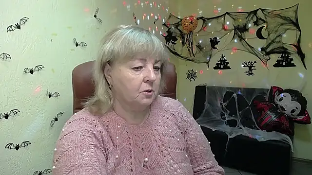 MilenaWedxy online show from 10-28-25, 06:01