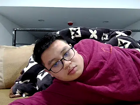 loveninja online show from 12-19-25, 01:46