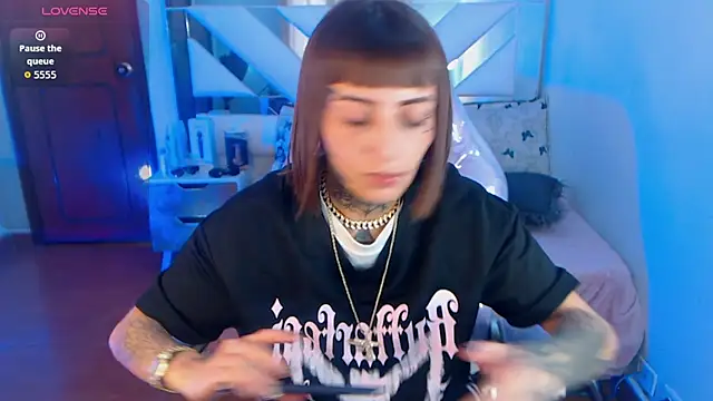 Gyal 8  online show from 11-04-25, 09:29