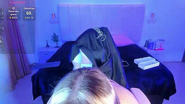 Gyal 8  online show from 12-20-25, 06:38