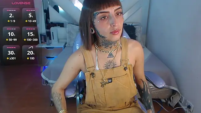 Gyal 8  online show from 10-17-25, 07:59