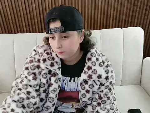 Snapshot of dirty_feelena chatting on 02-19-26, 05:21 dirty feelena online show from 02-19-26, 05:21