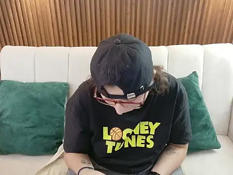 Snapshot of dirty_feelena chatting on 02-04-26, 05:41 dirty feelena online show from 02-04-26, 05:41