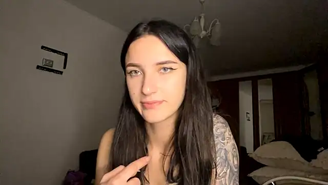 Snapshot of TifanyRawi chatting on 10-03-25, 09:38 TifanyRawi online show from 10-03-25, 09:38