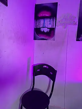 becca wilsson online show from 12-16-25, 10:08