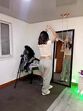 Maddy Rouse1 online show from 10-13-25, 03:52