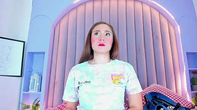 Snapshot of MyApril__ chatting on 10-20-25, 11:44 MyApril online show from 10-20-25, 11:44