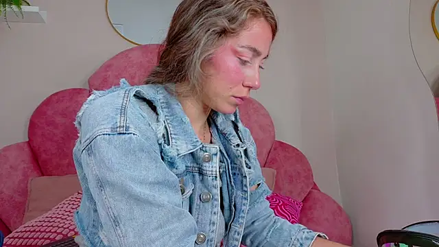 Snapshot of MyApril__ chatting on 01-10-26, 11:49 MyApril online show from 01-10-26, 11:49