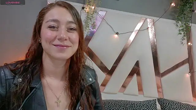 Snapshot of MyApril__ chatting on 11-19-25, 11:43 MyApril online show from 11-19-25, 11:43