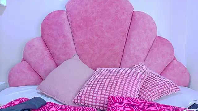 MyApril   online show from 02-07-26, 11:51