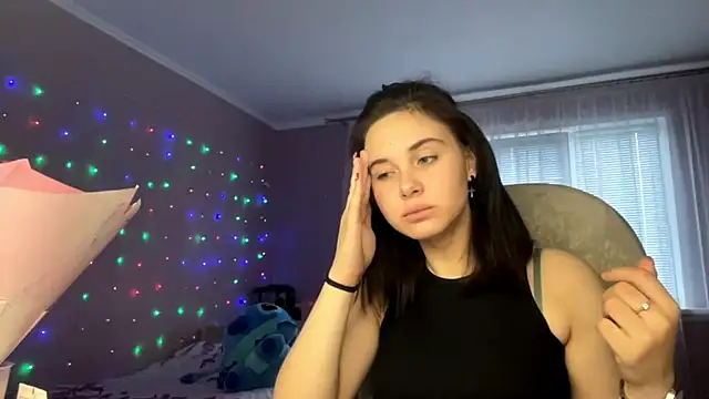 Snapshot of MollyPartey chatting on 10-18-25, 05:20 MollyPartey online show from 10-18-25, 05:20