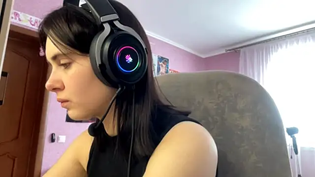 Snapshot of MollyPartey chatting on 09-22-25, 05:46 MollyPartey online show from 09-22-25, 05:46