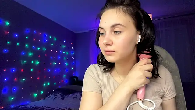 Snapshot of MollyPartey chatting on 10-12-25, 03:46 MollyPartey online show from 10-12-25, 03:46