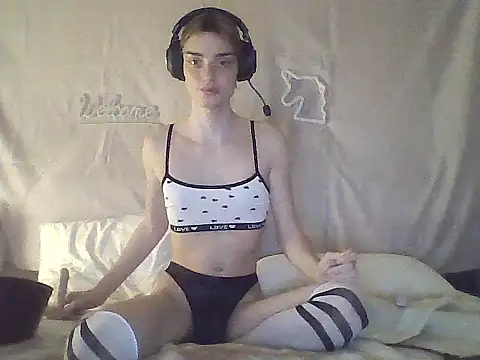 Luna Samosienko online show from 11-06-25, 12:47