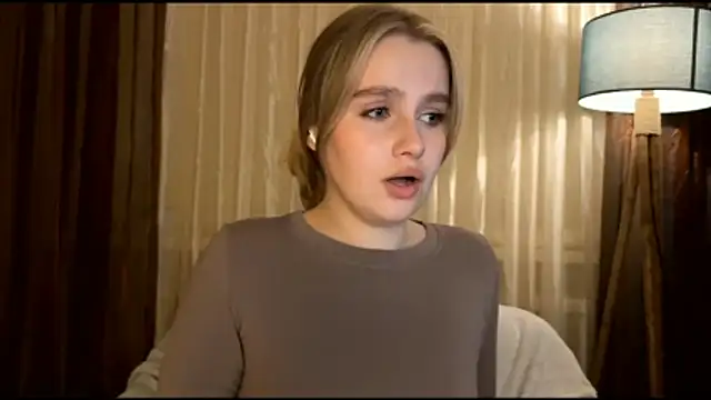 Snapshot of Sibriina_Liliya chatting on 04-04-26, 08:37 Sibriina Liliya online show from 04-04-26, 08:37