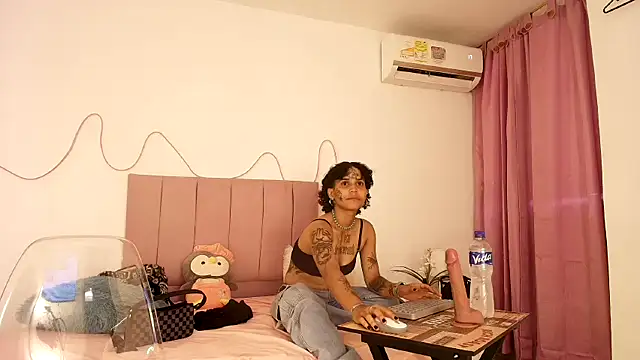 Snapshot of Macarena_leisy chatting on 09-23-25, 09:33 Macarena leisy online show from 09-23-25, 09:33