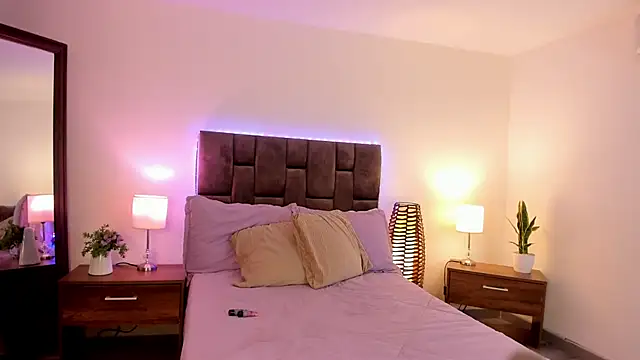 Aliccecullen online show from 10-08-25, 01:12