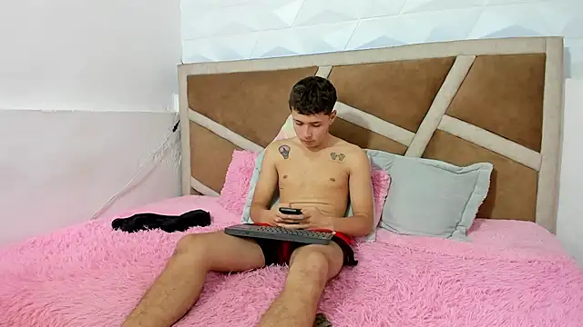 Snapshot of Julian_wolf18 chatting on 12-03-25, 04:50 Julian wolf18 online show from 12-03-25, 04:50