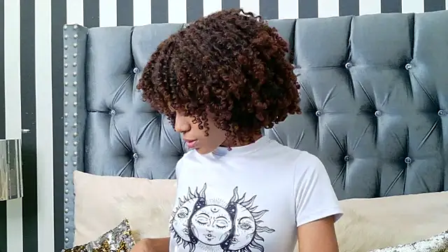 Stellaciel  online show from 12-16-25, 11:09