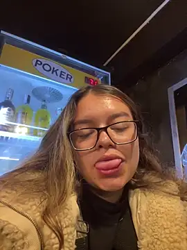 Aphrill online show from 10-16-25, 04:21