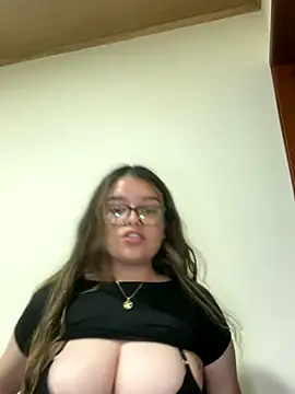 Aphrill online show from 10-22-25, 04:34