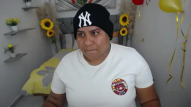 Snapshot of hotlesby_valery chatting on 10-11-25, 07:04 hotlesby valery online show from 10-11-25, 07:04