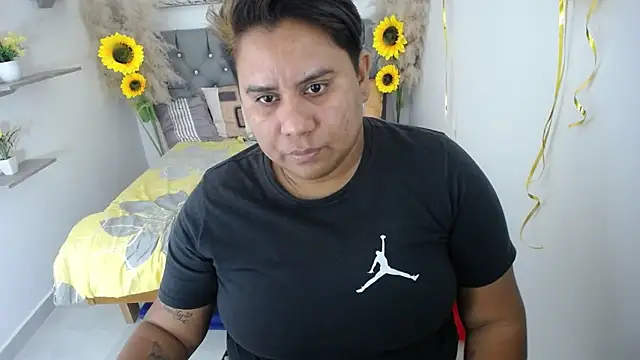 Snapshot of hotlesby_valery chatting on 10-06-25, 07:03 hotlesby valery online show from 10-06-25, 07:03